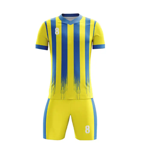 Camiseta de Fútbol con Logotipo y Número, Uniforme de Fútbol Disponible en los Mejores Diseños Personalizados, Tela Transpirable, Uniforme de Fútbol Idea - Product Image 2