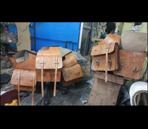 Bolsas de sillín de grado certificado con cuero genuino Hecho Estilo Vintage Bolsas de sillín diseñadas a mano para la venta - Product Image 4