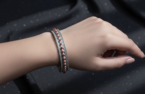 Bracelet élégant en argent sterling fait à la main avec breloques en corail naturel Bracelet en argent 925 de Jaipur Toutes les tailles américaines disponibles - Product Image 2