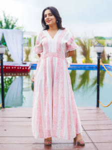 Robe midi bohème à imprimé floral rose, impression numérique, toucher coton doux, robe de plage décontractée à col en V pour l'été - Product Image 5