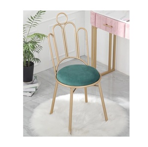 Silla metálica versátil creada con una estructura de acero resistente que garantiza una comodidad equilibrada para entornos interiores en el hogar y la oficina. - Product Image 6