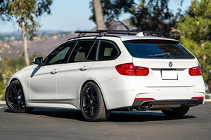 BMW 328i xDrive Sports Wagon 2015 en buen estado - Product Image 2