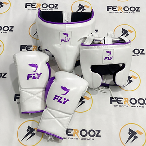 Set de Boxeo Personalizado de Cuero Vacuno Genuino de Primera Calidad, Blanco y Rojo, con Protección para Cabeza y Entrepierna, Guantes con Cordones - Product Image 4