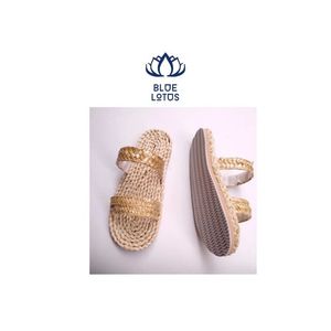 Main sandales de paille - Product Image 1