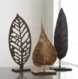 Escultura de metal decorativa de mesa moderna con curvas artísticas y pulido Premium, ideal para escritorios y estudios de oficina de lujo - Product Image 4