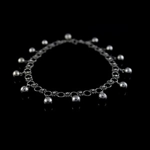 Bracelet de cheville en argent fait main avec pendentif cloche, chaîne en argent sterling délicate, bijoux réglables pour femmes, à porter au quotidien - Product Image 2