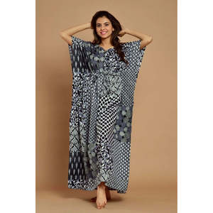 Free Size <b>Black</b> Cotton <b>Kaftan</b> with Custom Design Elegant Patchwork Print and Slits Breathable Floor-Length Dress for Leisure - Product Image 2