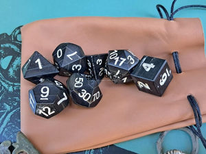 Ensemble de dés polyédriques en corne de luxe, 7 pièces, dés durables et élégants pour les jeux de société Dungeons, RPG, collectionneurs Tradebyd - Product Image 2