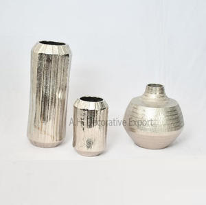 New Minimalist Aluminium <b>Coral</b> Vase with <b>Top</b> Quality Gold Finishing Fancy Vase For Table Centerpiece Handmade Decorative Vase - Product Image 3