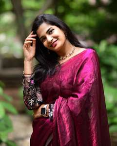 2025 Designer Collection Élégant Saree traditionnel indien avec broderie à la main et chemisier en satin pour la fête - Product Image 4