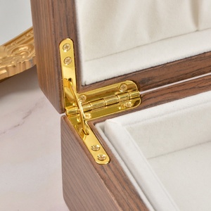 Ensemble de bijoux en bois de luxe boîte rectangulaire organisateur d'emballage de bijoux personnalisé en velours boîte à bijoux en bois faite à la main - Product Image 6