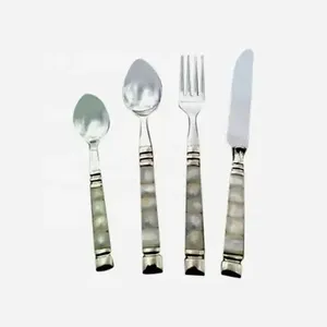 Ensemble de couverts en or et cuivre en acier inoxydable avec un design unique, parfait pour les articles d'hôtel de mariage et une utilisation de table élégante - Product Image 6