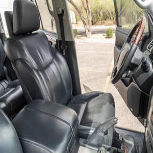 Lexus LX 570 2023/24 Usado, SUV Eléctrico Automático, Asientos de Cuero, Portaequipajes de Aleación de Aluminio, Neumáticos R17, Envío Rápido - Product Image 2