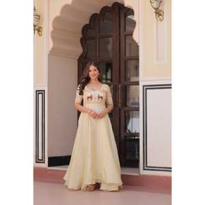 Collection de robes en coton de créateur prêtes à l'emploi de qualité supérieure Gold Crush avec broderie de perles Full Inner Top to Bottom pour les fêtes - Product Image 1