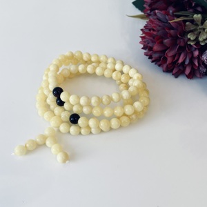 ลูกประคำอำพันบอลติกสีขาว ขนาด 6.5 มม. ลูกประคำอำพันธรรมชาติ พร้อมตัวคั่นสีเชอร์รี่ - Product Image 5