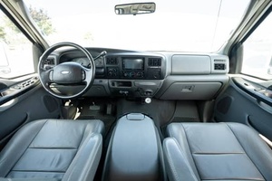 USED LHD/RHD 2005 FO RD EXCURSION XLT 4X4 - Product Image 3