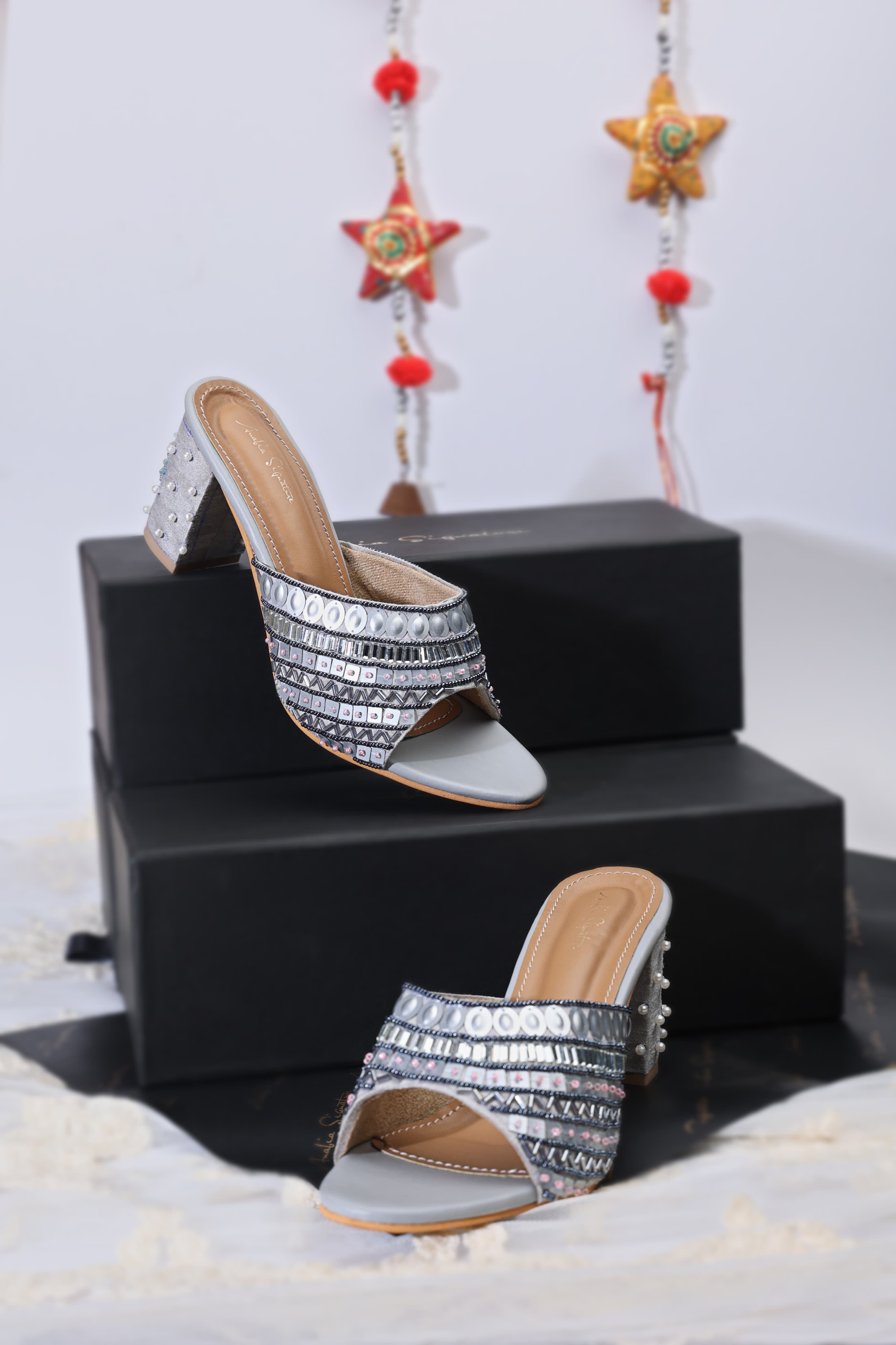 ตามที่แสดง