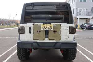 Jeep Wrangler Sport SUV essence 4x4 R19 en alliage d'aluminium avec caméra, modèle 2023, neuf et impeccable - Product Image 5