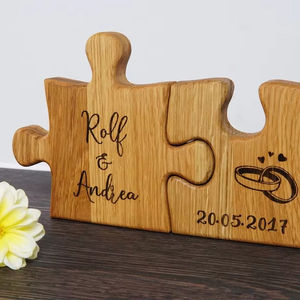 Elegante tabla de cortar de madera de mango con cuchillo de queso de acero inoxidable, perfecto para queso, fruta y aperitivos, acabado con comida - Product Image 1