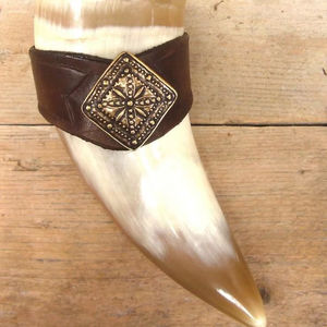 Corne à boire décorative en corne véritable pour les accessoires de cosplay de style nordique et la décoration de la maison sur le thème médiéval - Product Image 1