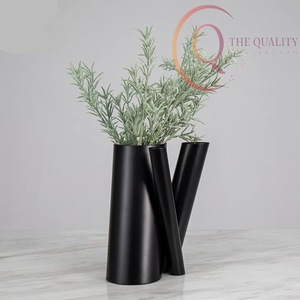 Jarrón de Metal de Alta Calidad para Decoración de Mesa, Diseño Moderno y Elegante - Product Image 2