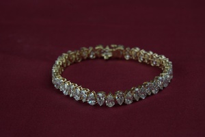 Stylish lab grown diamond moissanite pear bracelet customizable carat vs1 <b>gold</b> <b>rose</b> <b>gold</b> silver lightweight oem low moq b2b - Product Image 2