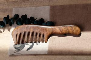 Peine de madera de Neem biodegradable ecológico-Cuidado del cabello natural sostenible - Product Image 3