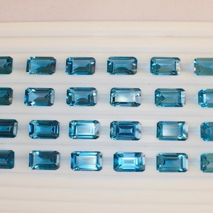 Topacio Azul Natural, Corte Esmeralda, 250.50 Quilates, Certificado IGI, Tratado Térmicamente, Piedra Preciosa para Joyería - Product Image 3