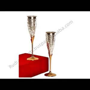 Bestseller Wein Champagner Whisky Glas Reine handgemachte versilberte gravierte Messing Becher Champagner Flöten Messing Wein kelche