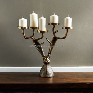 Candélabre européen en laiton au design classique, idéal pour les dîners officiels, les maisons vintage et les présentoirs de bougies de mariage - Product Image 1