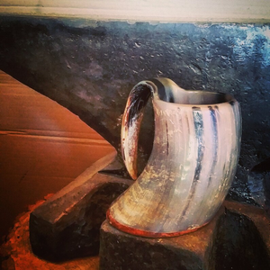 Chope à bière en corne naturelle de haute qualité, artisanale, classique, écologique, surface lisse et polie, poignée confortable, passe au lave-vaisselle - Product Image 4