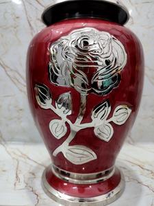 Urne funéraire en laiton massif fabriquée à la main de haute qualité urne funéraire exquise pour cendres adultes pour restes humains - Product Image 3