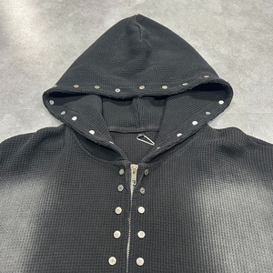 Sweat à capuche gaufré thermique vintage personnalisé pour hommes sweat à capuche zippé en coton 100% lavé à l'acide avec clous en métal Streetwear - Product Image 2