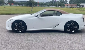 JTHMPAAY1RA110679 2024 รถคูเป้หรู ขับเคลื่อนล้อหลัง เครื่องยนต์ 5.0 ลิตร V8 471 แรงม้า แรงบิด 540 นิวตันเมตร ความเร็วสูงสุด 270 กม./ชม. ภายในตกแต่งด้วยหนังพรีเมียม ไมล์น้อย - Product Image 6