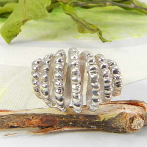 Bague en argent sterling 92.5 à motif d'ancre unique avec lunette en pierres précieuses plaquées or de style classique pour les occasions de mariage - Product Image 5