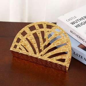 Soporte de pañuelos de metal de aspecto antiguo de primera calidad con detalles intrincados y adecuado para una decoración de baño sofisticada y lujosa - Product Image 3