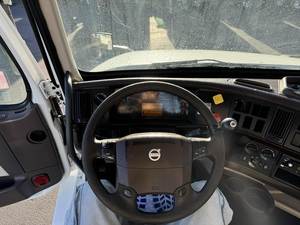 Heavy Duty Diesel Semi Truck Tractor Head 6x4 Sleeper Cab for Long Haul Highway Logistics <b>Transport</b> Fast Dispatch - Product Image 3