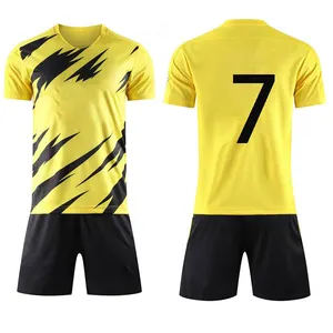 Jungen & Mädchen Bestseller Fußball Trikot & Shorts Set Zum Verkauf Großhandels preis Erwachsene Gelb Und Schwarz Farbe Fußball uniform