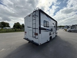 Autocaravana Usada en Buen Estado, Modelo 2020, P-R-I-SM 2150CB de Alto Rendimiento, Disponible para la Venta - Product Image 4