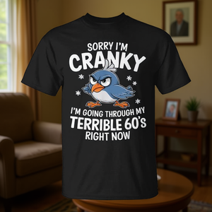 Sto passando ora stesso la mia terribile età dei 60 anni - T-shirt - Product Image 3