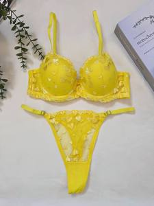 Ensemble de soutien-gorge à armatures brodé de fleurs romantiques avec culotte string push-up à bonnets couvrants pour femme, couleur blanche opt170 - Product Image 6