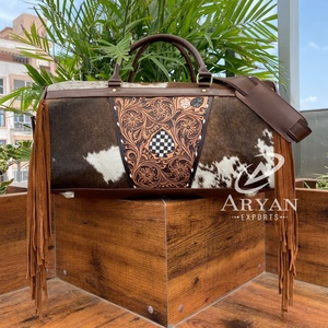 กระเป๋าทรงดัฟเฟิลกระเป๋าเดินทางหนังวัวขอบเครื่องมือลายตารางหมากรุกขนาดใหญ่สำหรับทุกเพศ - Product Image 1