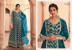 Ensemble de costume en velours pakistanais traditionnel avec travail lourd de zari, collection d'hiver, design élégant, coupe confortable, couleurs attrayantes - Product Image 3