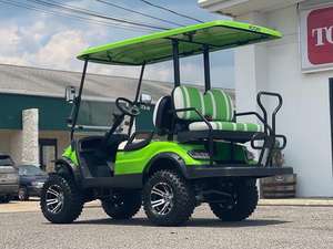 Prêt à l'expédition – Nouveau design 2025 – Voiturette de golf électrique de haute qualité – Vitesse 50-70 km/h – 3-4 places – Autonomie 50-70 km – Capacité de montée 20-25 degrés – Certifié CE - Product Image 3