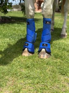 รองเท้าบูทกันกระแทกสำหรับม้า ยี่ห้อ BRAND ZONE แบบคู่หน้า พร้อมบูทป้องกันข้อเท้า ทำจากนีโอพรีนสั่งทำพิเศษ ป้องกันเอ็นม้าอย่างสบาย พร้อมระบบดูดซับแรงกระแทก - Product Image 5