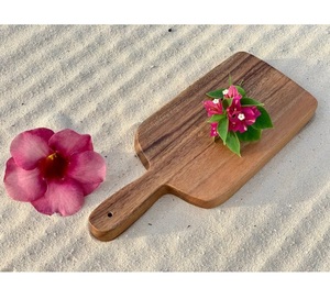 Planche à découper rectangulaire en bois fabriquée à la main pour la cuisine et la maison Finition naturelle par HUMAYUN WORLD CRAFTS Élégante et solide - Product Image 1