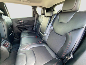 Cherokees Trailhawks 4x4 SUV 3.2L V6 Automático AWD Todoterreno Usado del 2022 en Venta - Product Image 5