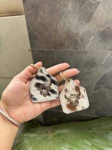 Llaveros de cuero Recién llegado Llavero de cuero de vaca Estampado de vaca de leopardo Llaveros de cuero Llaveros elegantes - Product Image 2