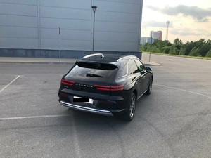 Occasion 2023 GV70 I Faible kilométrage Automatique Toit ouvrant panoramique Feux LED Feux de jour LED 6 places Prêt à être expédié - Product Image 2
