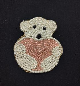 Broches en perles de graines colorées faites à la main avec des techniques de broderie traditionnelles, broches ethniques faites à la main avec des perles de graines - Product Image 3